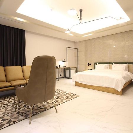 ג'אונג'ו Hotel Eco Stay מראה חיצוני תמונה