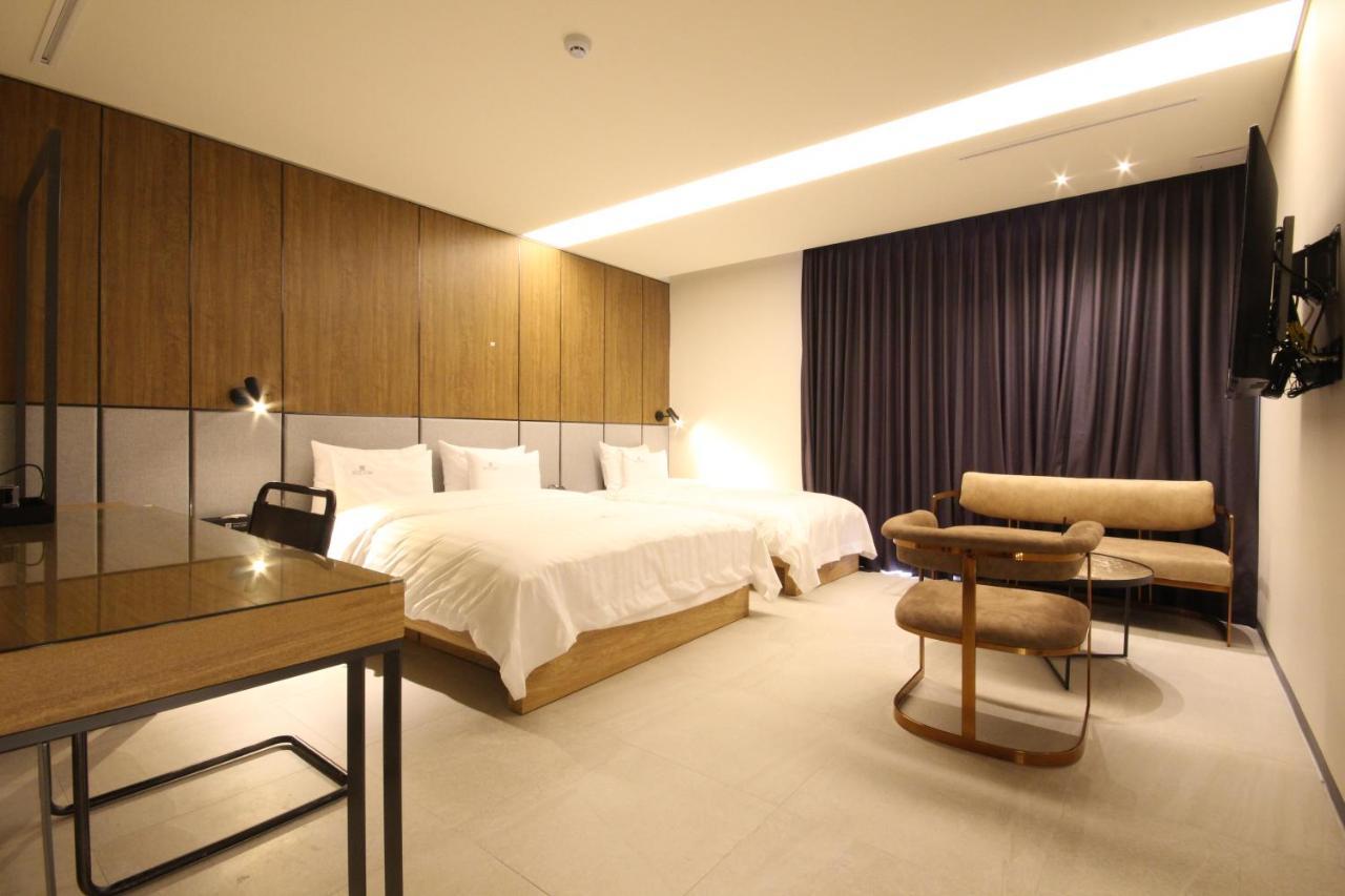 ג'אונג'ו Hotel Eco Stay מראה חיצוני תמונה