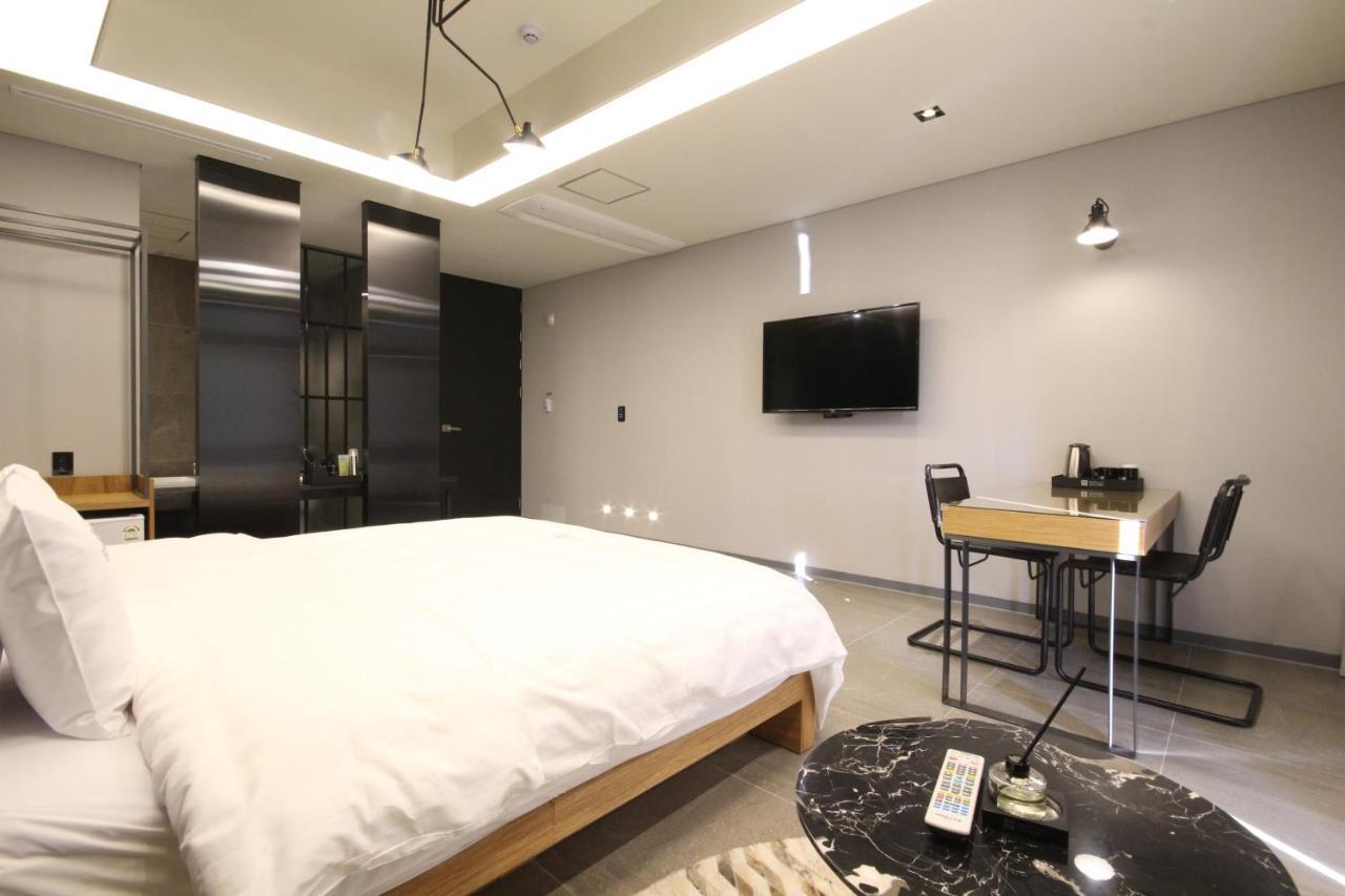 ג'אונג'ו Hotel Eco Stay מראה חיצוני תמונה