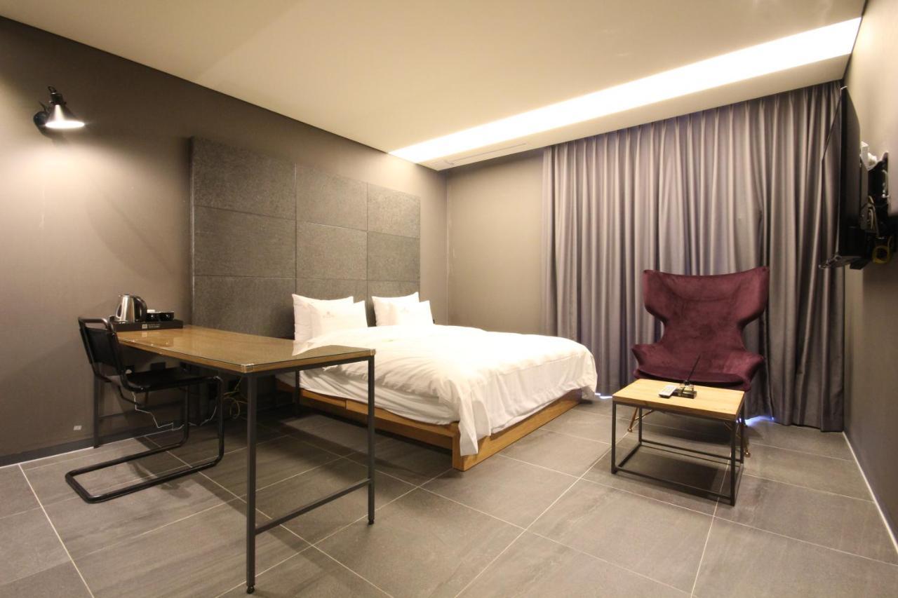 ג'אונג'ו Hotel Eco Stay מראה חיצוני תמונה