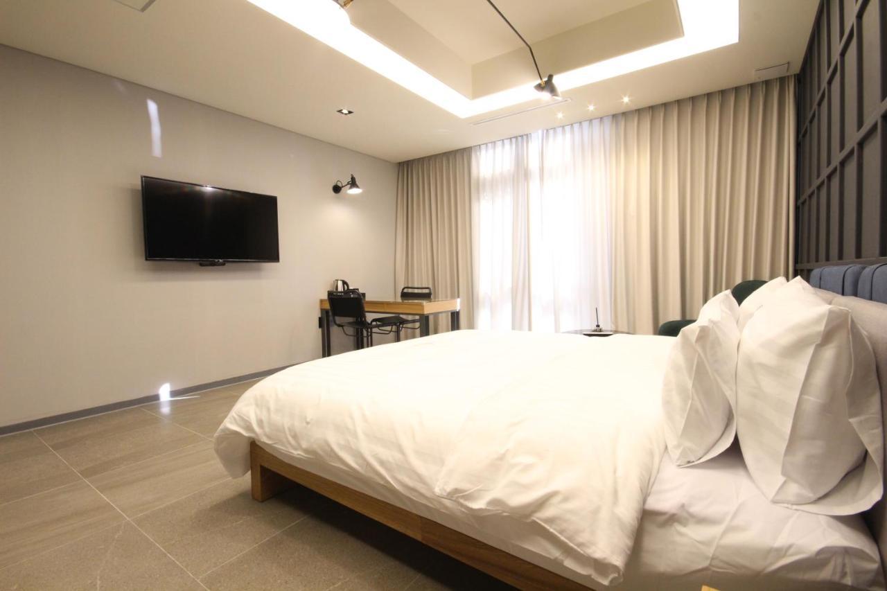 ג'אונג'ו Hotel Eco Stay מראה חיצוני תמונה