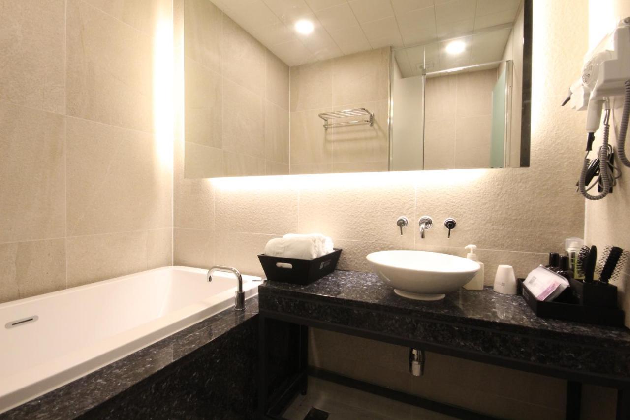 ג'אונג'ו Hotel Eco Stay מראה חיצוני תמונה