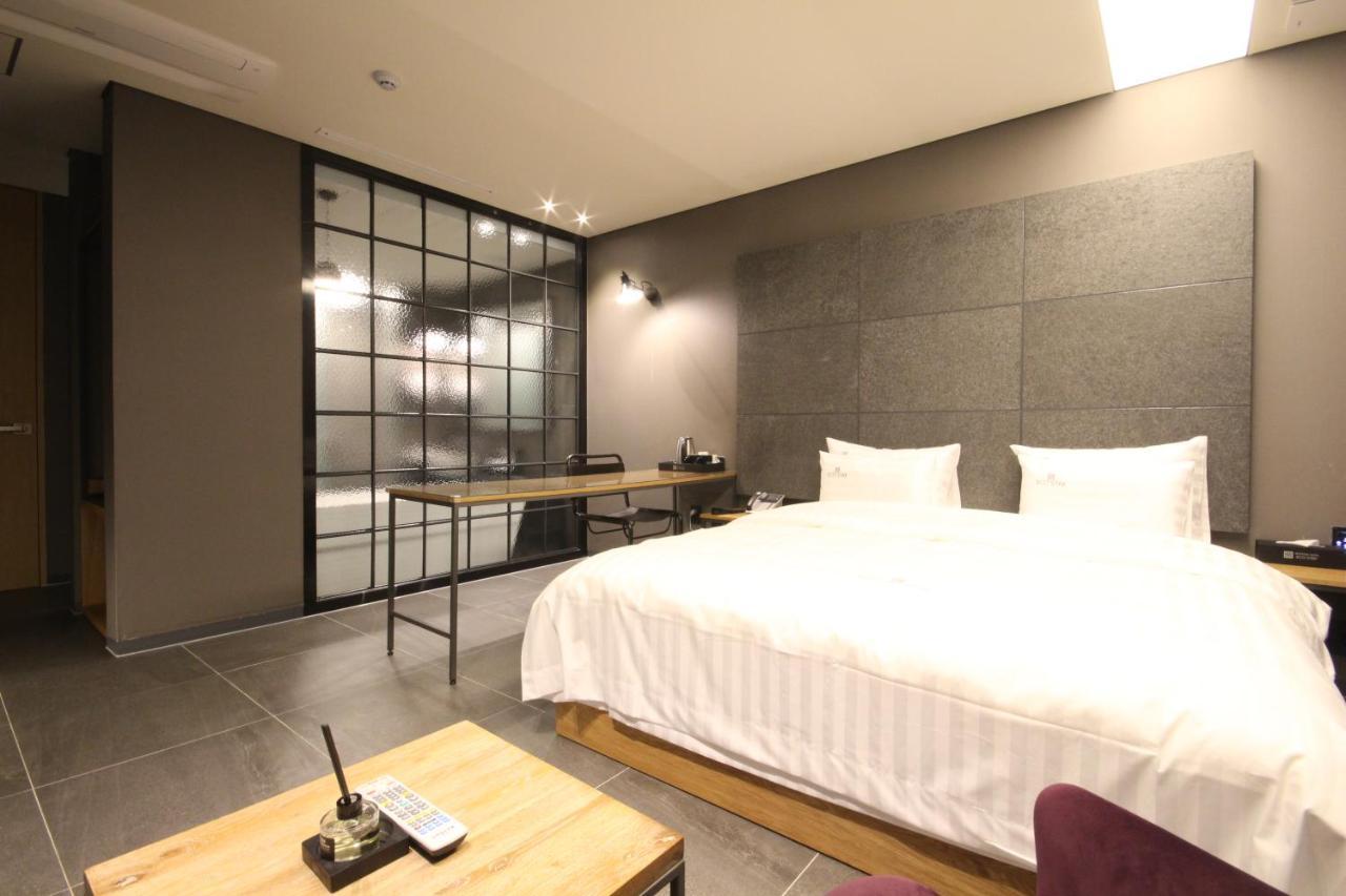 ג'אונג'ו Hotel Eco Stay מראה חיצוני תמונה
