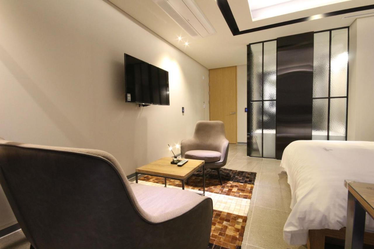ג'אונג'ו Hotel Eco Stay מראה חיצוני תמונה