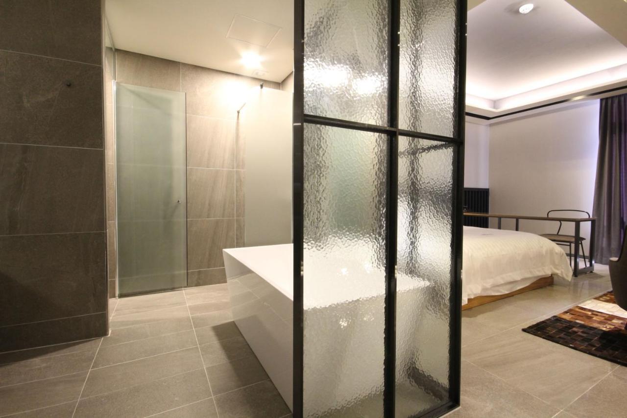 ג'אונג'ו Hotel Eco Stay מראה חיצוני תמונה