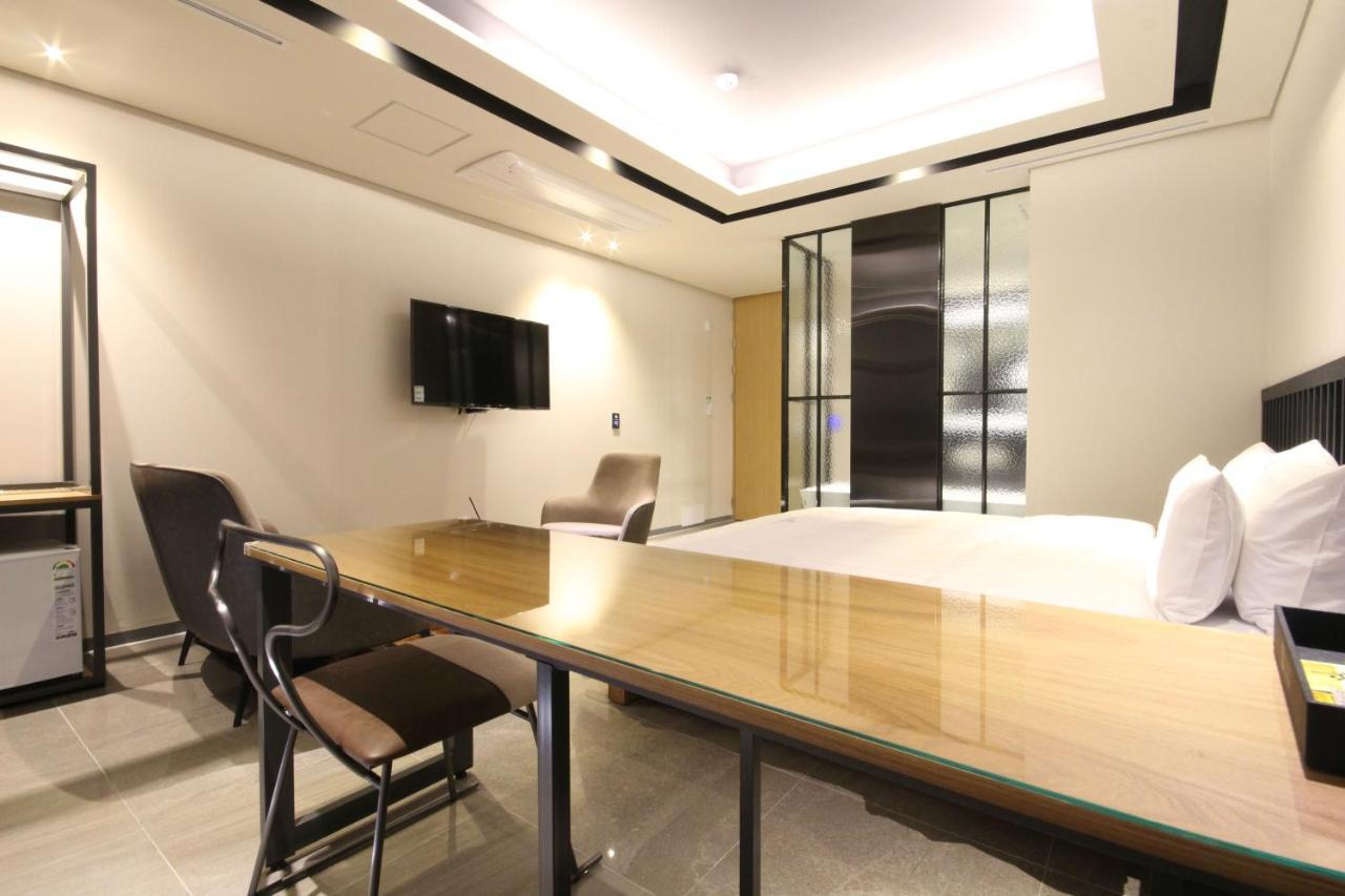 ג'אונג'ו Hotel Eco Stay מראה חיצוני תמונה
