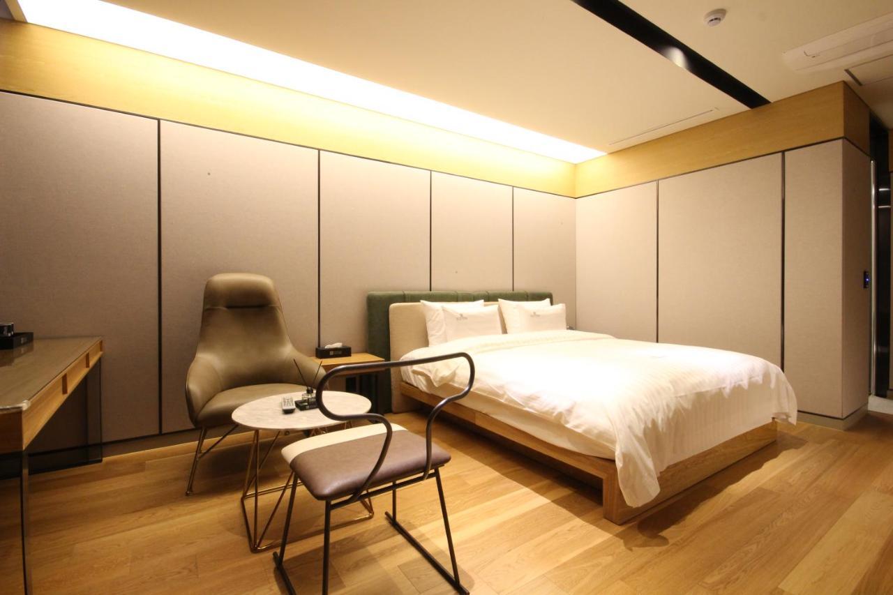 ג'אונג'ו Hotel Eco Stay מראה חיצוני תמונה