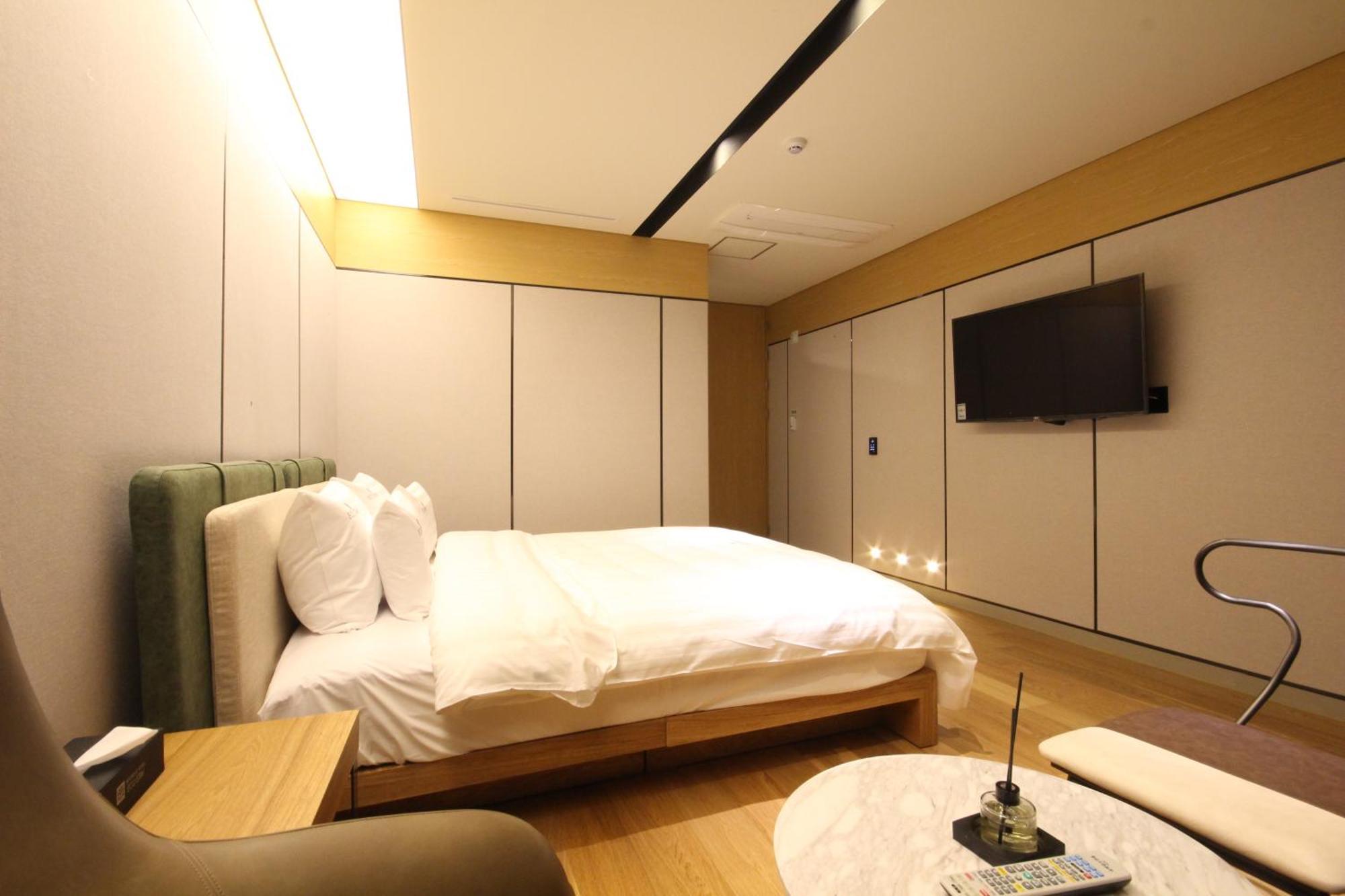 ג'אונג'ו Hotel Eco Stay מראה חיצוני תמונה